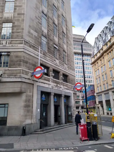 St. James's Park station